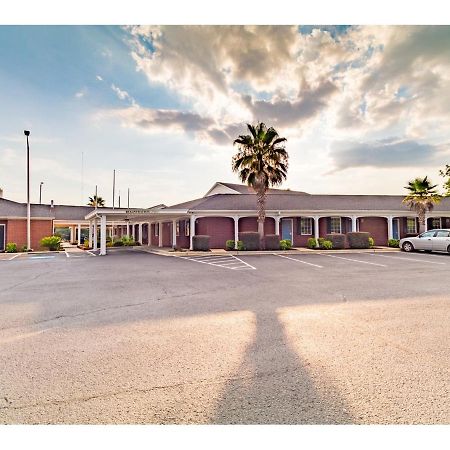 Winton Inn & Suites Barnwell Экстерьер фото