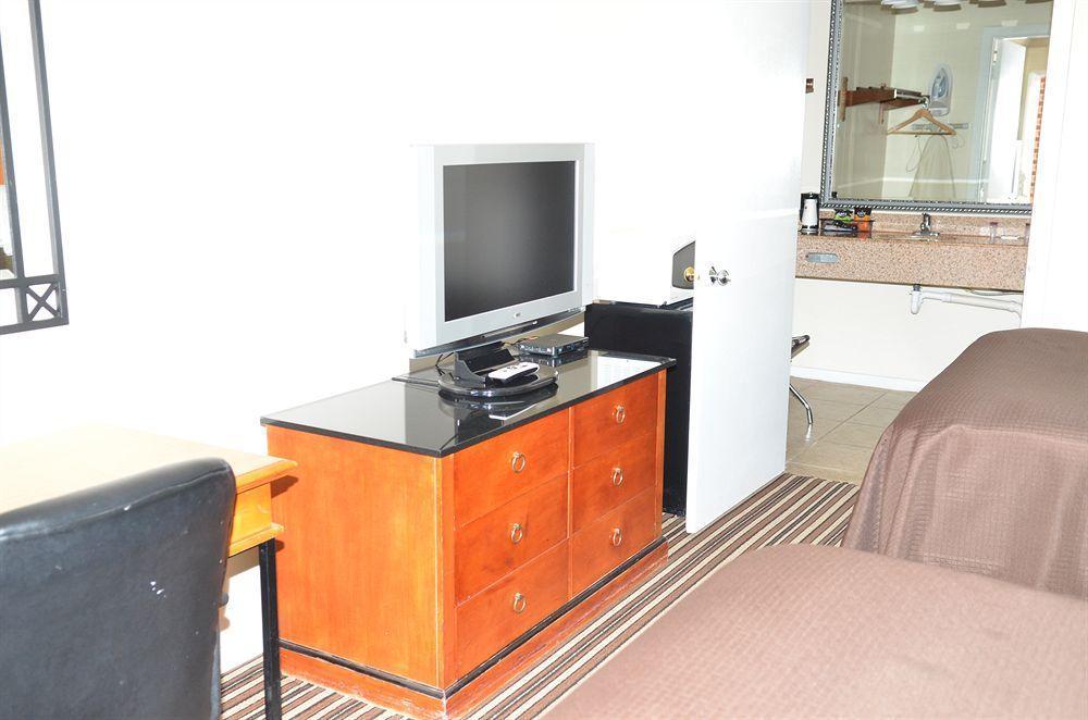 Winton Inn & Suites Barnwell Экстерьер фото