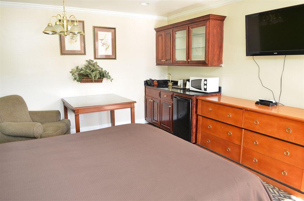 Winton Inn & Suites Barnwell Экстерьер фото