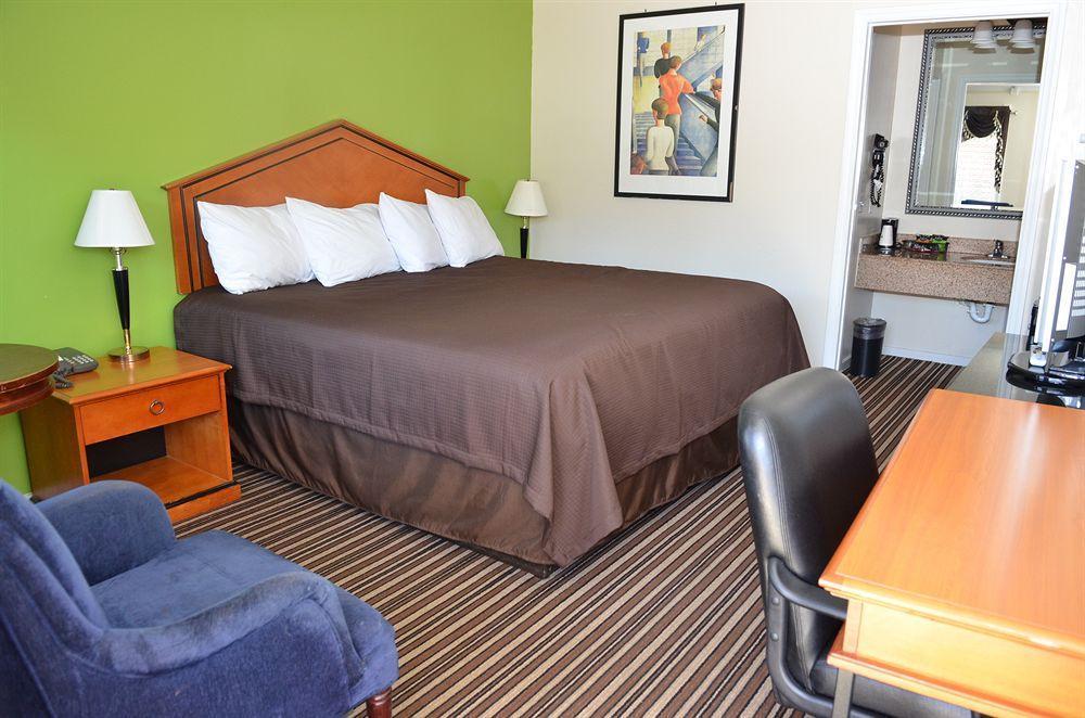 Winton Inn & Suites Barnwell Экстерьер фото