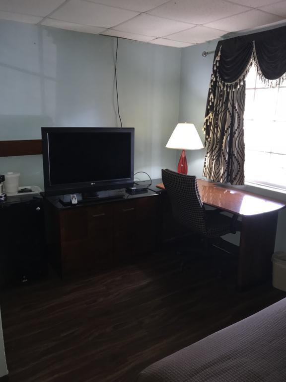 Winton Inn & Suites Barnwell Экстерьер фото