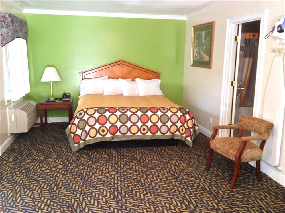 Winton Inn & Suites Barnwell Экстерьер фото