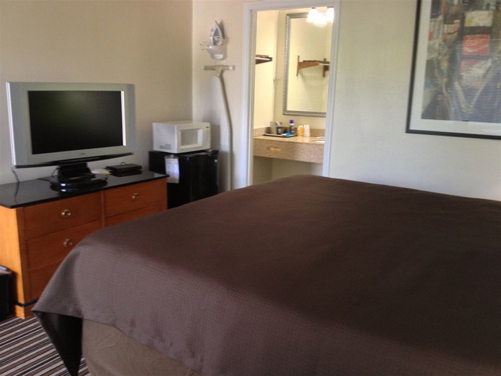 Winton Inn & Suites Barnwell Экстерьер фото