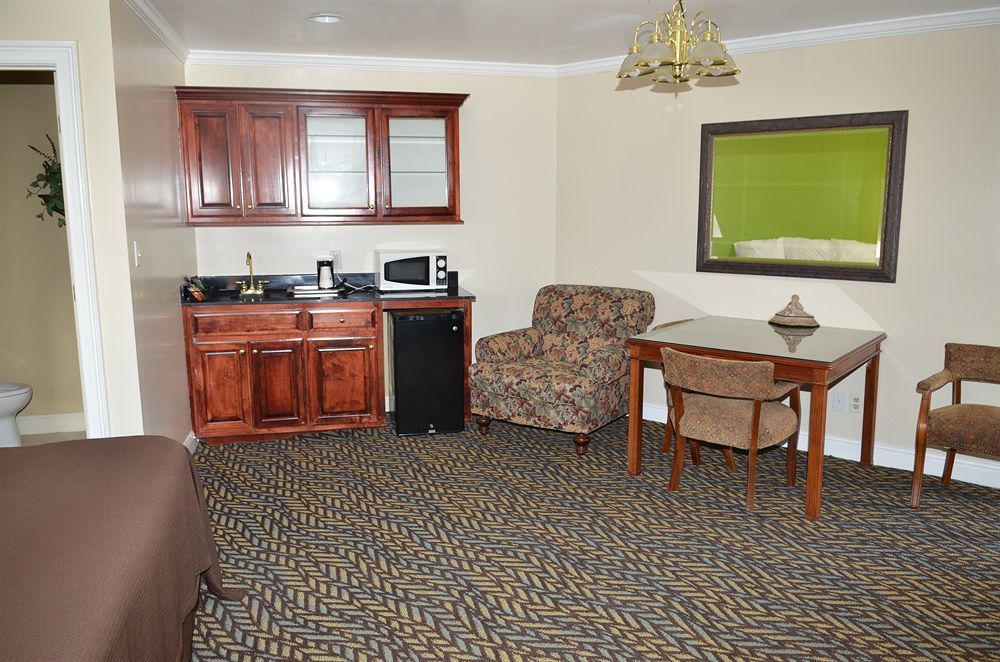 Winton Inn & Suites Barnwell Экстерьер фото