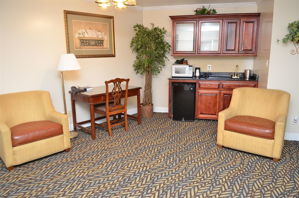 Winton Inn & Suites Barnwell Экстерьер фото