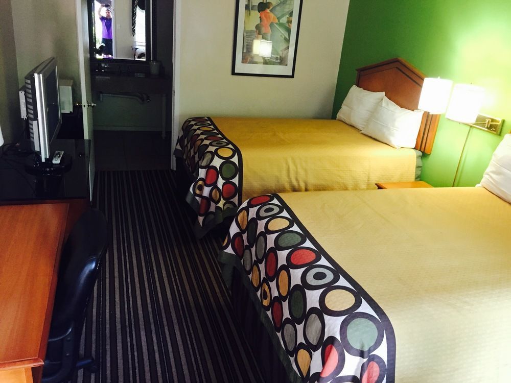 Winton Inn & Suites Barnwell Экстерьер фото