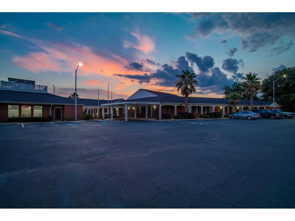 Winton Inn & Suites Barnwell Экстерьер фото