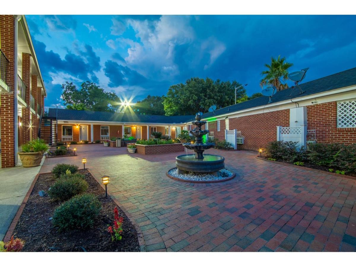 Winton Inn & Suites Barnwell Экстерьер фото