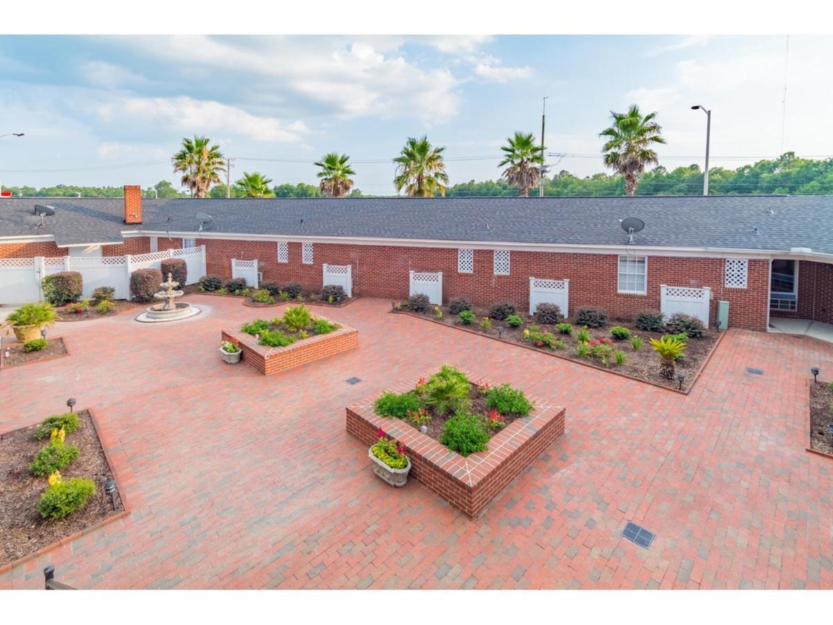Winton Inn & Suites Barnwell Экстерьер фото